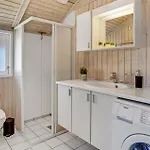 2 Bedroom Stunning In *