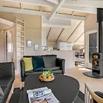 2 Bedroom Stunning In *