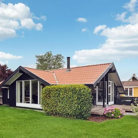 Nyaraló 2 Bedroom Stunning In *