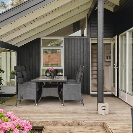 2 Bedroom Stunning In